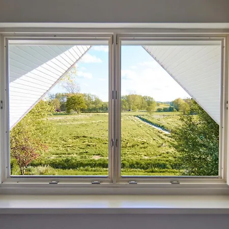 Techts Landhus Birkenallee * تيميندورفير ستراند